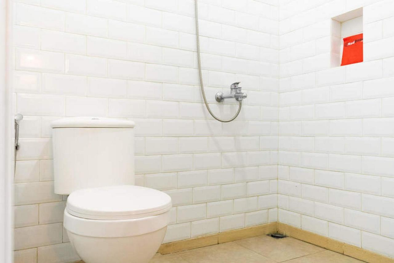 Reddoorz Near Sam Poo Kong 3 Semarang Hotel Ngoại thất bức ảnh